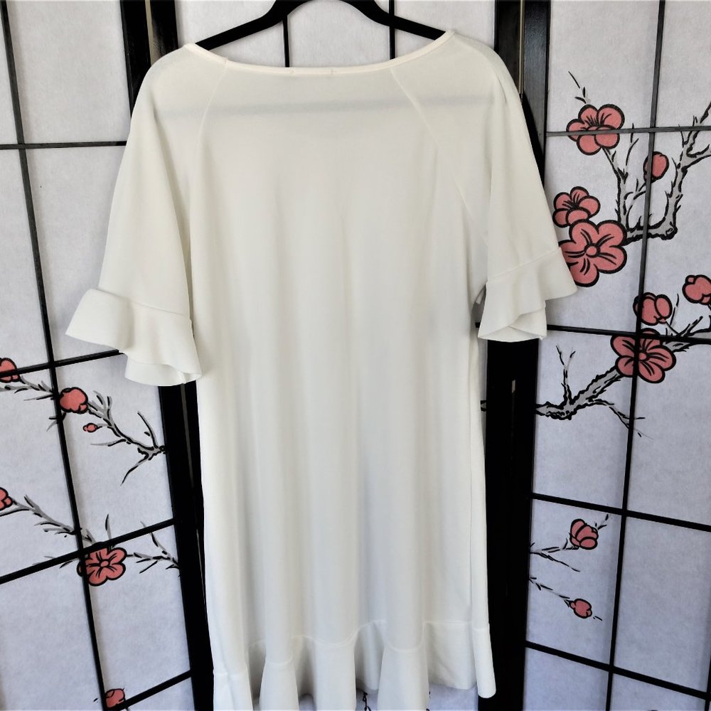 Boohoo White Dress With Ruffles Size 12 - Picture 7 of 7